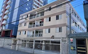 APTO próx da praia com garagem